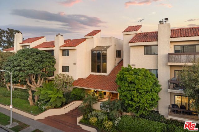 8180 Manitoba Street 102, Playa Del Rey (los Angeles), CA 90293