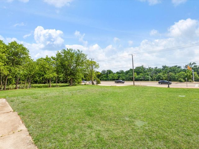 1003 E Rosedale Street, Fort Worth, TX 76104