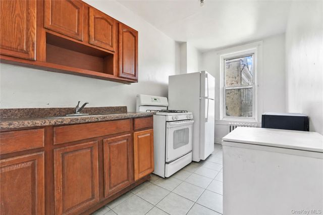 106-17 Jamaica Avenue, Richmond Hill, NY 11418