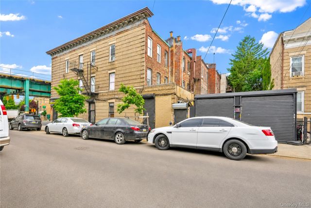 106-17 Jamaica Avenue, Richmond Hill, NY 11418