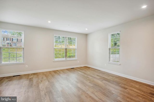 19753 GREEN VILLAGE DR, Montgomery Village, MD 20886