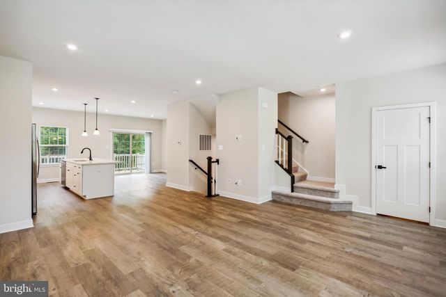 19753 GREEN VILLAGE DR, Montgomery Village, MD 20886