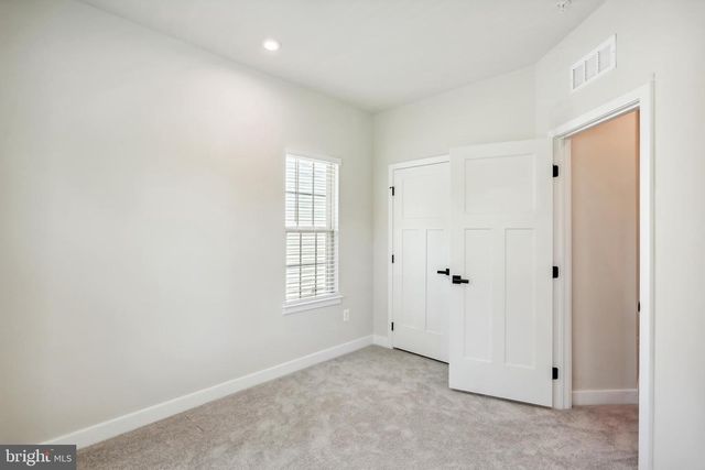 19753 GREEN VILLAGE DR, Montgomery Village, MD 20886