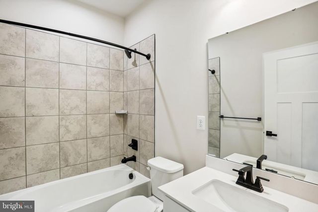 19753 GREEN VILLAGE DR, Montgomery Village, MD 20886