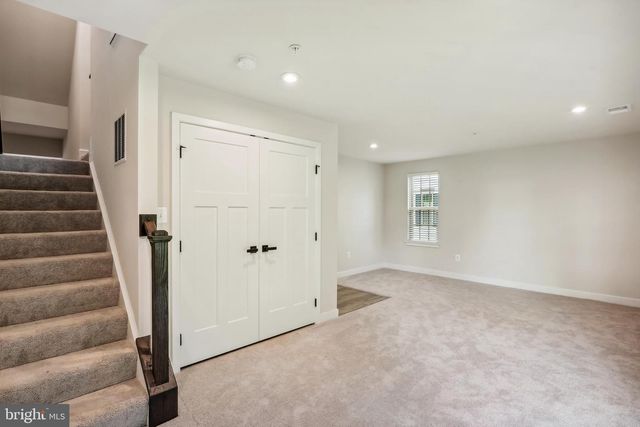 19753 GREEN VILLAGE DR, Montgomery Village, MD 20886