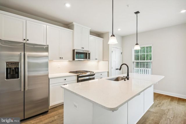 19753 GREEN VILLAGE DR, Montgomery Village, MD 20886