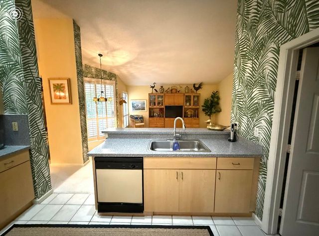 10148 Aspen Way, Palm Beach Gardens, FL 33410