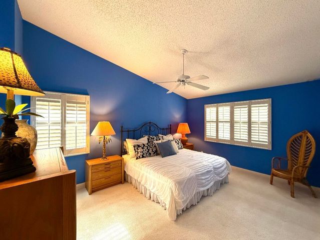 10148 Aspen Way, Palm Beach Gardens, FL 33410
