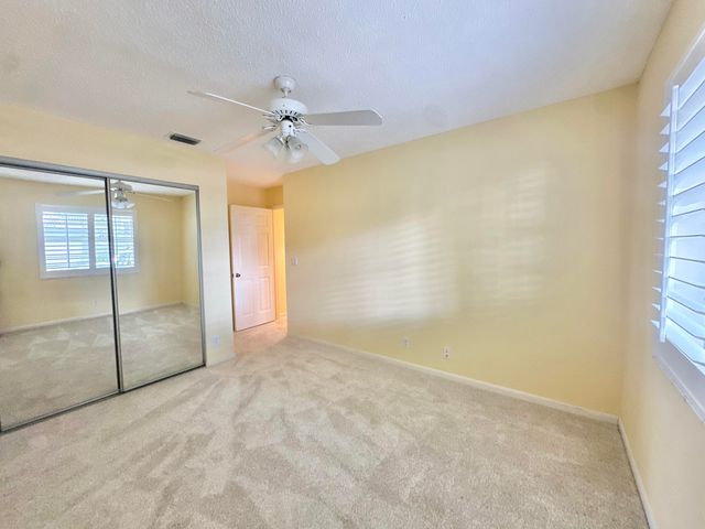 10148 Aspen Way, Palm Beach Gardens, FL 33410