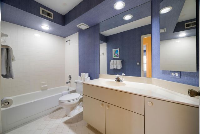10148 Aspen Way, Palm Beach Gardens, FL 33410