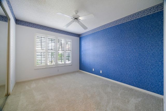 10148 Aspen Way, Palm Beach Gardens, FL 33410