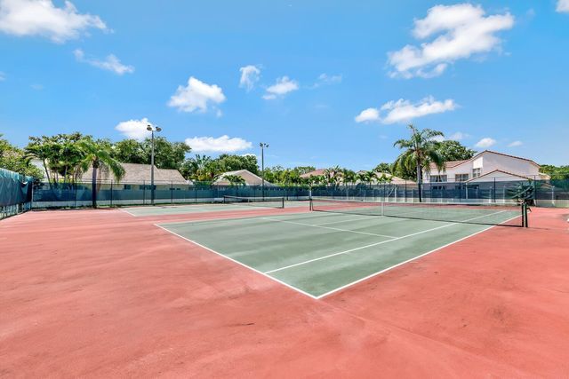10148 Aspen Way, Palm Beach Gardens, FL 33410