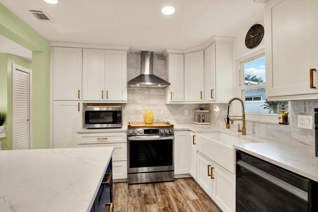 1599 SAN CHRISTOPHER DRIVE, Dunedin, FL 34698