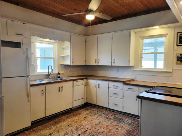 401 South Street, Stockton, MO 65785