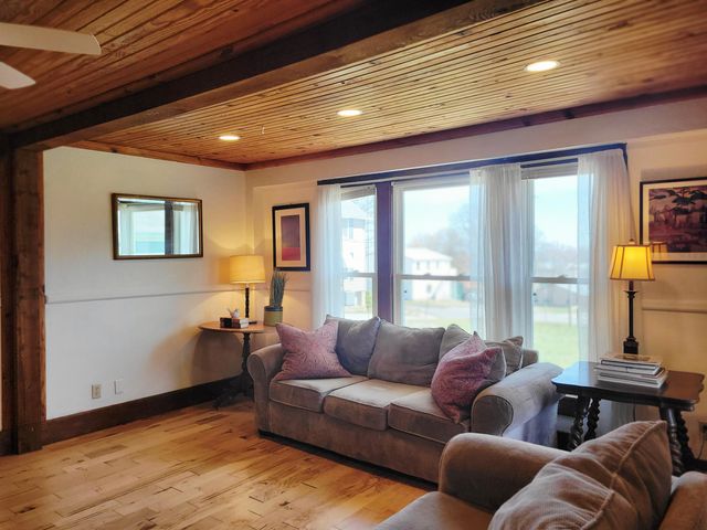 401 South Street, Stockton, MO 65785