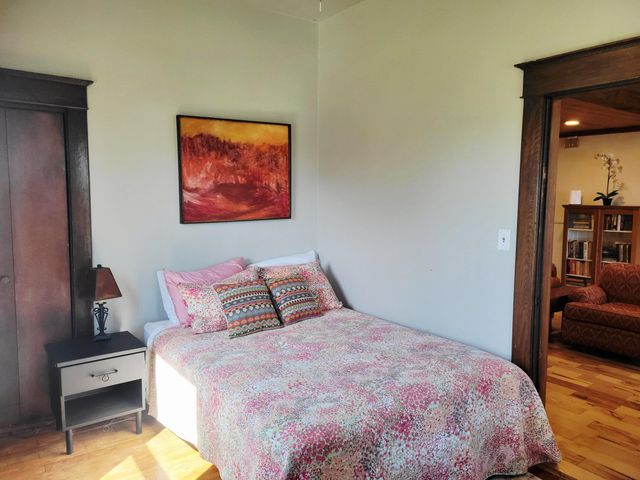 401 South Street, Stockton, MO 65785