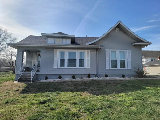 401 South Street, Stockton, MO 65785