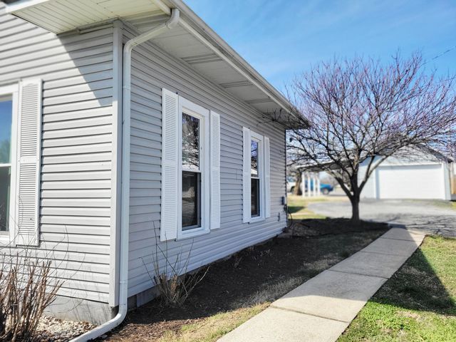 401 South Street, Stockton, MO 65785