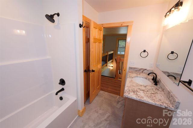 81 Breezy Creek Lane, Maggie Valley, NC 28751