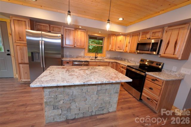 81 Breezy Creek Lane, Maggie Valley, NC 28751