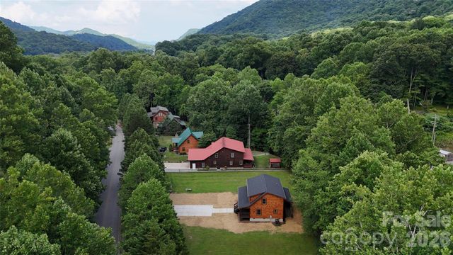 81 Breezy Creek Lane, Maggie Valley, NC 28751