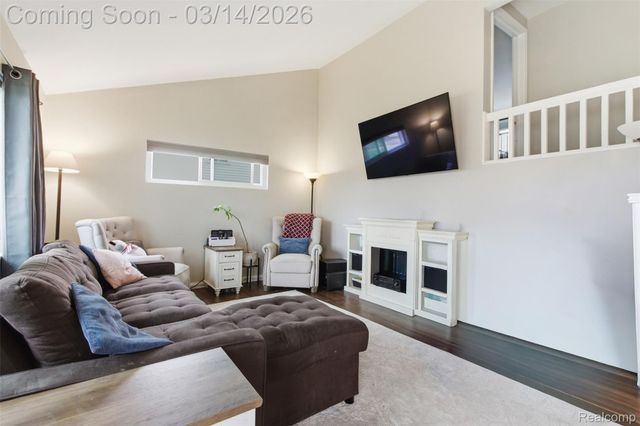 36248 Weideman Street, Clinton Charter Township, MI 48035