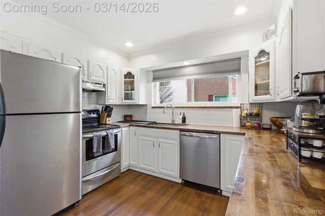 36248 Weideman Street, Clinton Charter Township, MI 48035