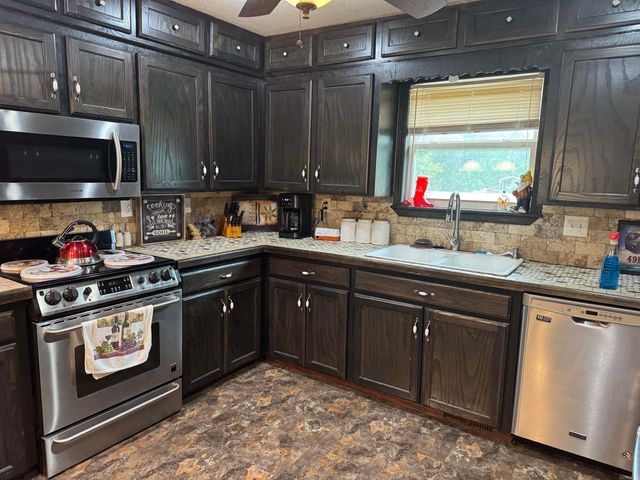 175 County Road 2733, London, AR 72847