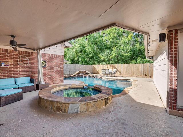 7318 Timberline Drive, Pasadena, TX 77505