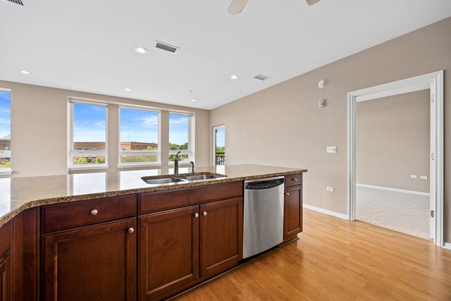 801 Village Center Drive 302, Burr Ridge, IL 60527