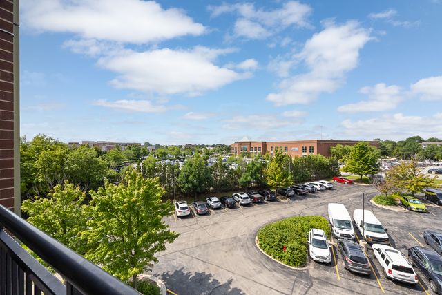 801 Village Center Drive 302, Burr Ridge, IL 60527