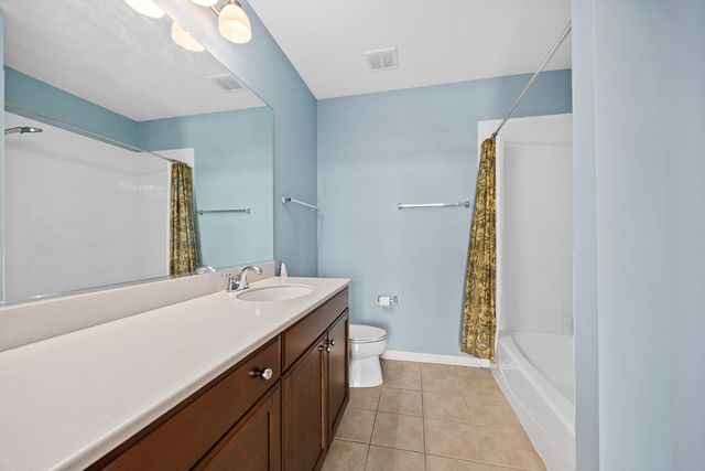 801 Village Center Drive 302, Burr Ridge, IL 60527