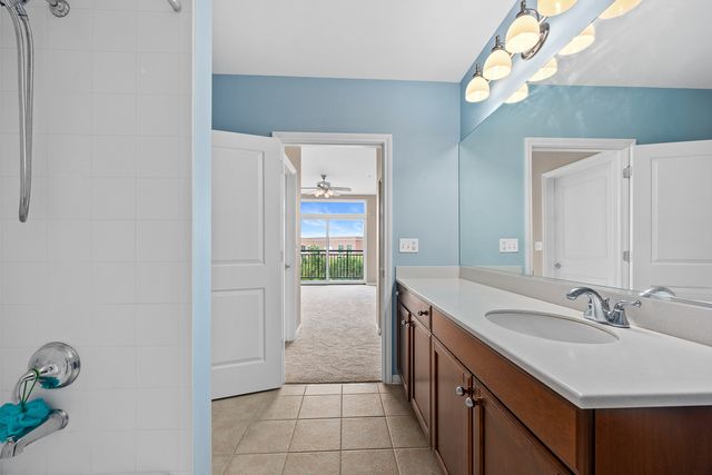 801 Village Center Drive 302, Burr Ridge, IL 60527