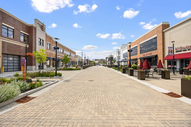 801 Village Center Drive 302, Burr Ridge, IL 60527