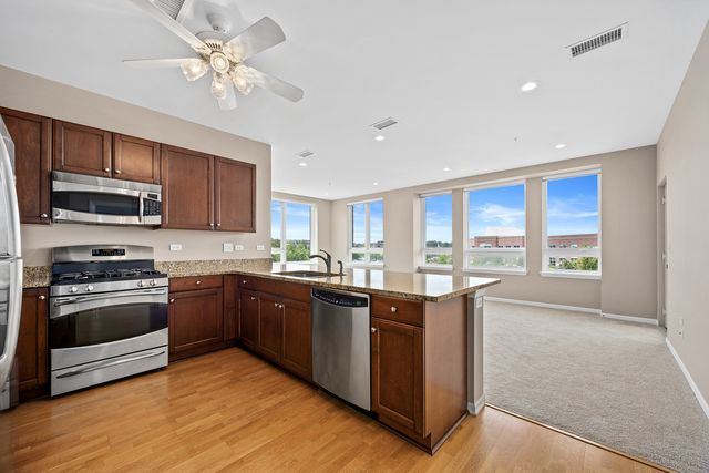 801 Village Center Drive 302, Burr Ridge, IL 60527