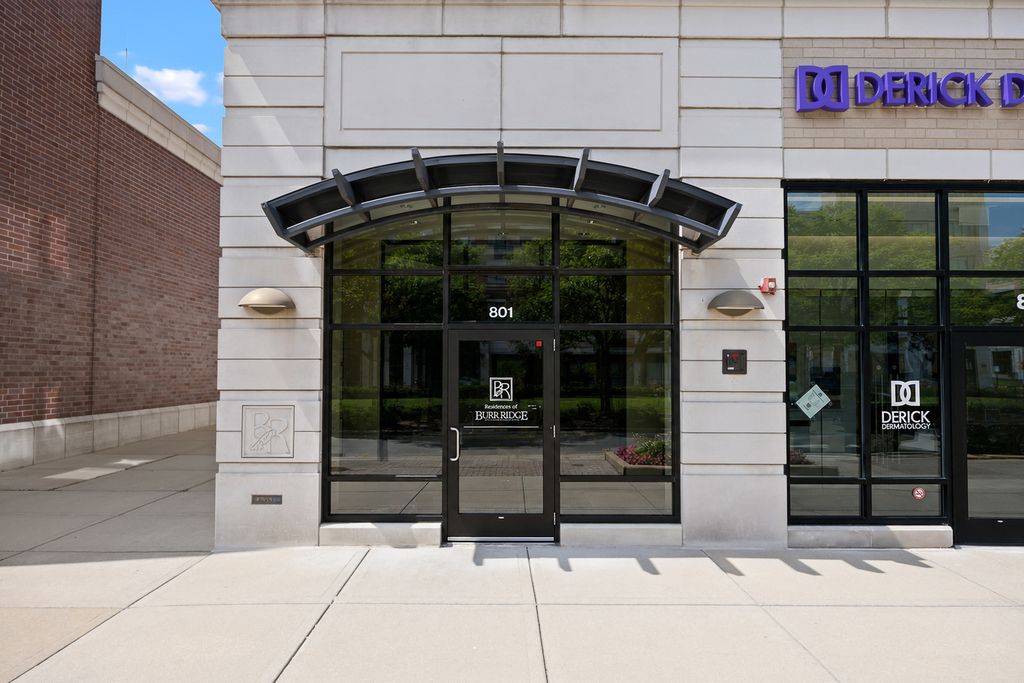 801 Village Center Drive 302, Burr Ridge, IL 60527 — photo 3