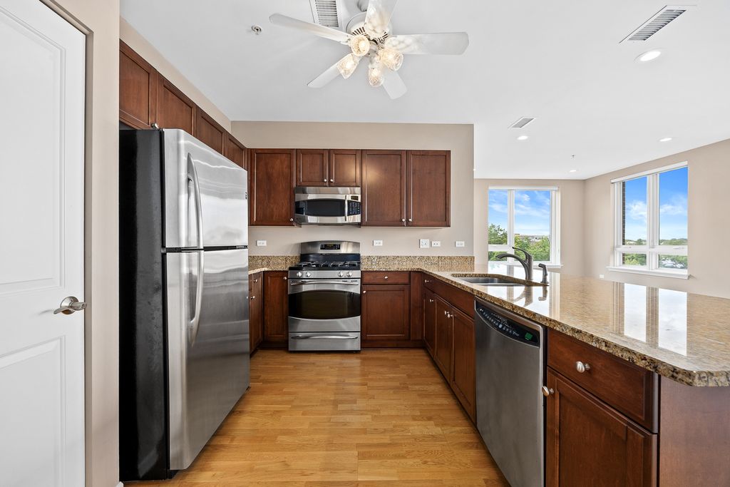 801 Village Center Drive 302, Burr Ridge, IL 60527 — photo 5