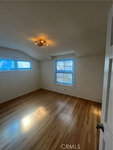 147 W Las Flores, Altadena, CA 91001