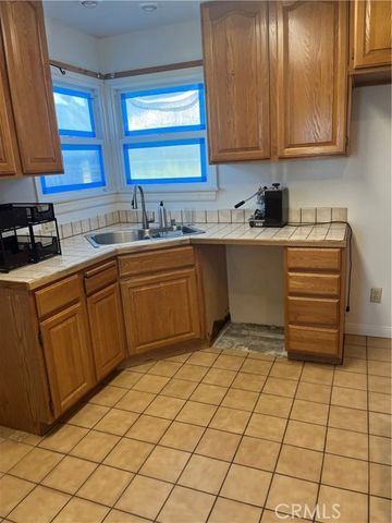 147 W Las Flores, Altadena, CA 91001