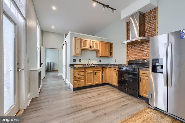 205 E KING ST, Lancaster, PA 17602