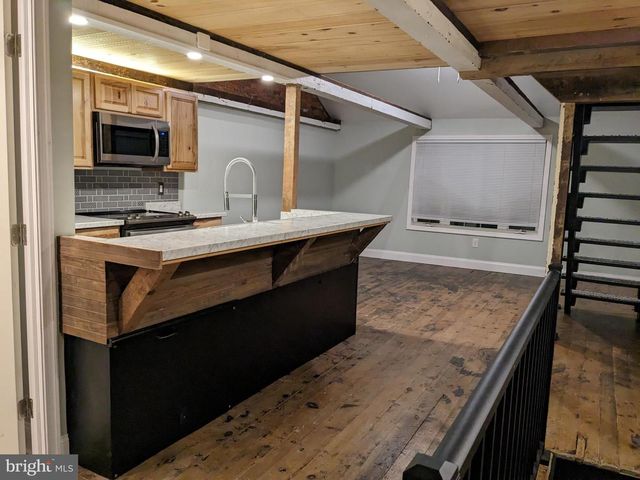 205 E KING ST, Lancaster, PA 17602