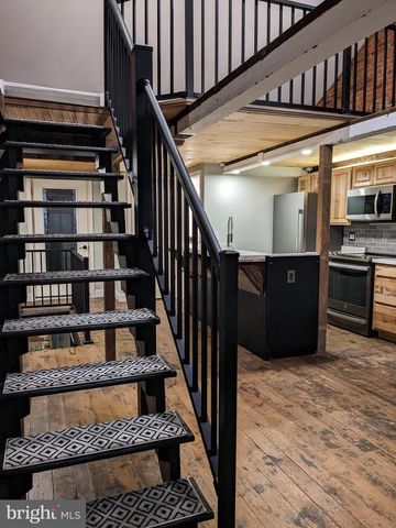 205 E KING ST, Lancaster, PA 17602