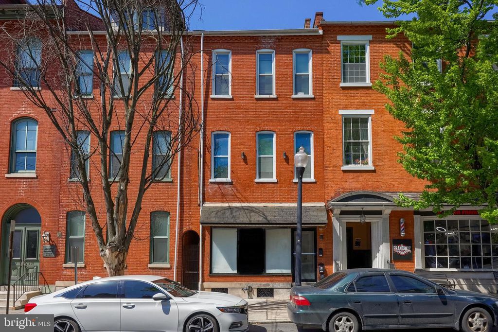 205 E KING ST, Lancaster, PA 17602