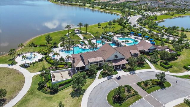 1162 Haywagon Trl, Loxahatchee, FL 33470