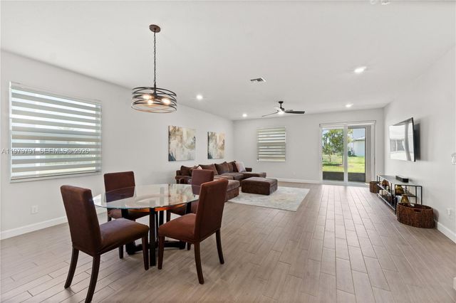 1162 Haywagon Trl, Loxahatchee, FL 33470