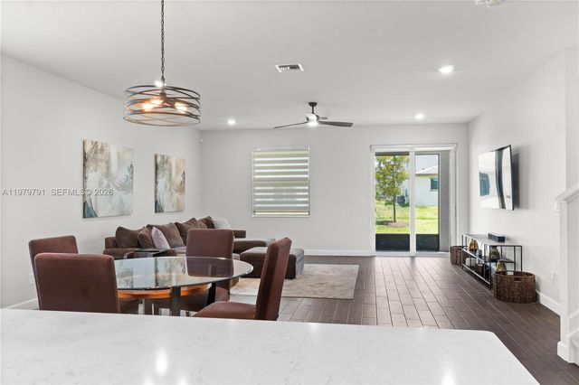 1162 Haywagon Trl, Loxahatchee, FL 33470