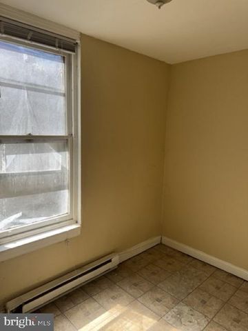 2810 N LAWRENCE ST, Philadelphia, PA 19133