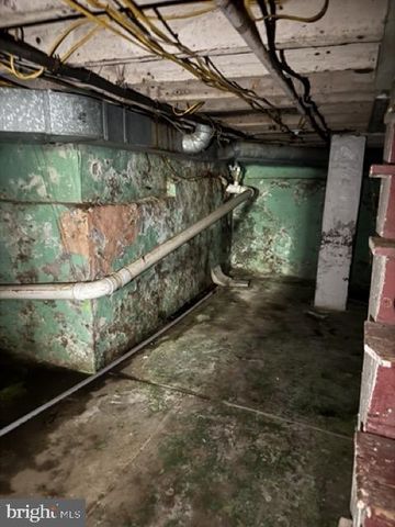 2810 N LAWRENCE ST, Philadelphia, PA 19133