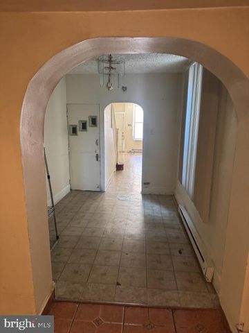 2810 N LAWRENCE ST, Philadelphia, PA 19133