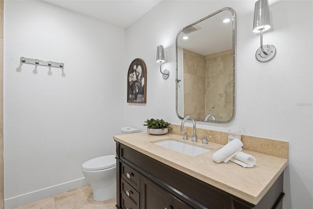 812 LIVE OAK TERRACE NE, St Petersburg, FL 33703